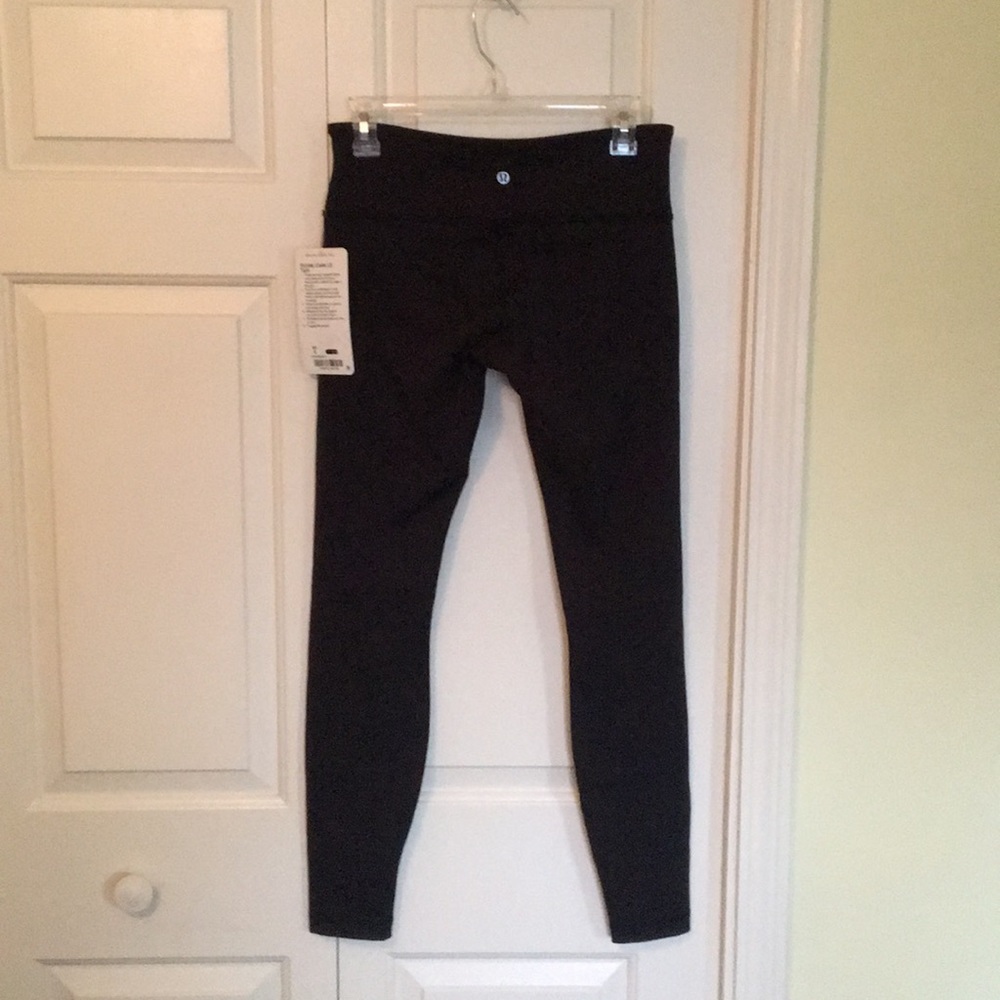 BRAND NEW Lululemon Yoga Pants